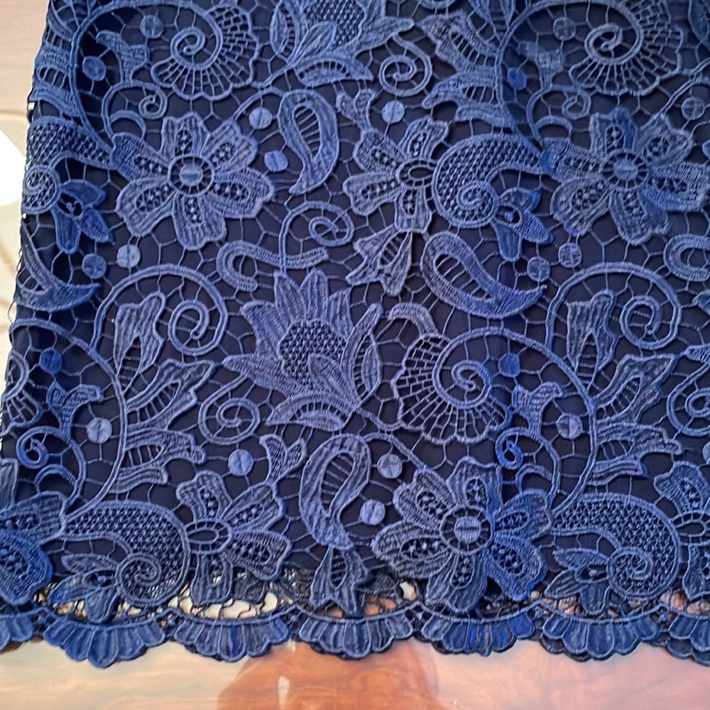 Lace dress - Picture 5 of 6